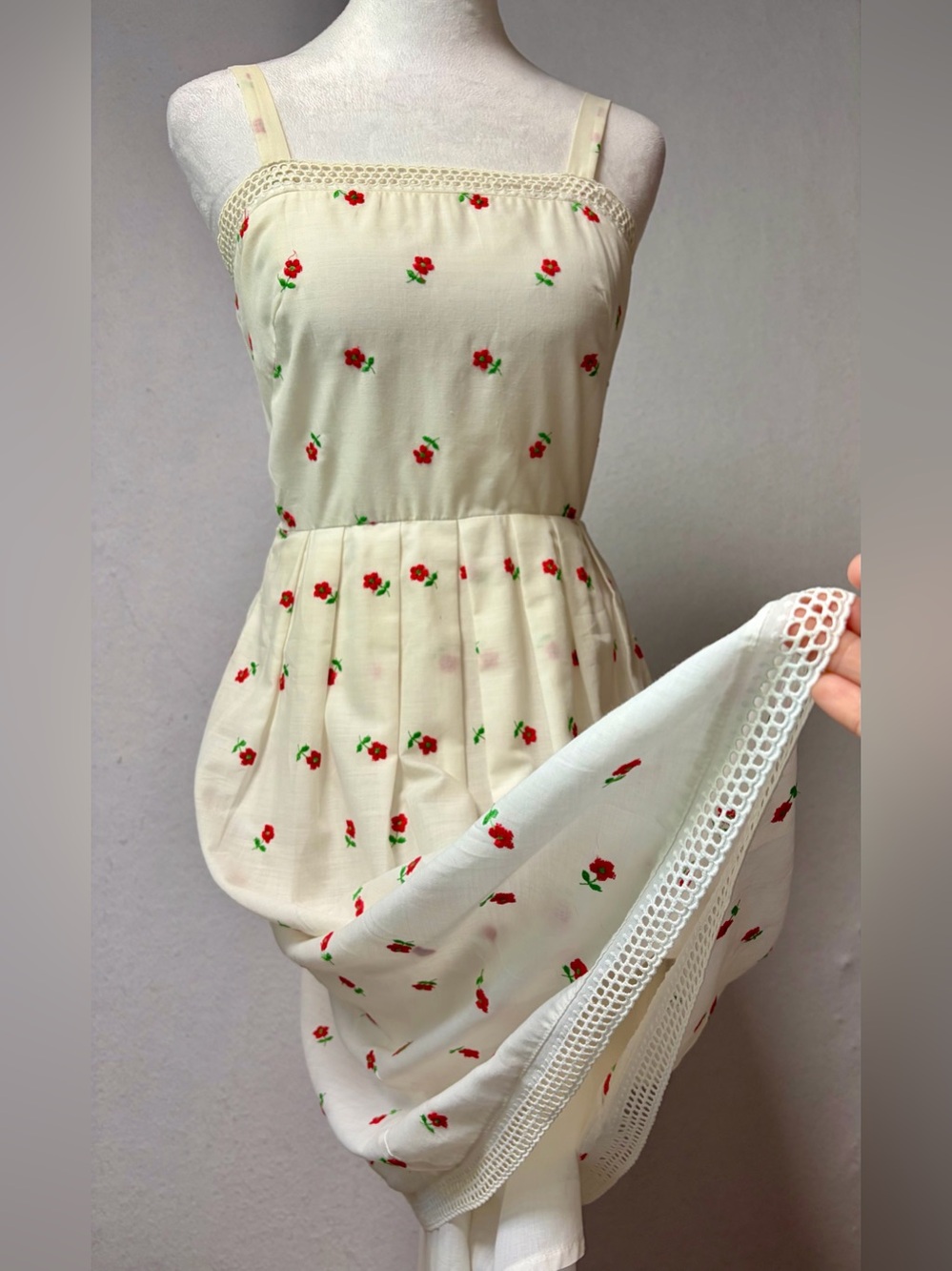 Vintage 1970s/80s Lanz Originals Embroidered Floral Prairie Cottagecore Sundress